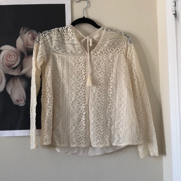 lace blouse🤍 - Picture 4 of 4